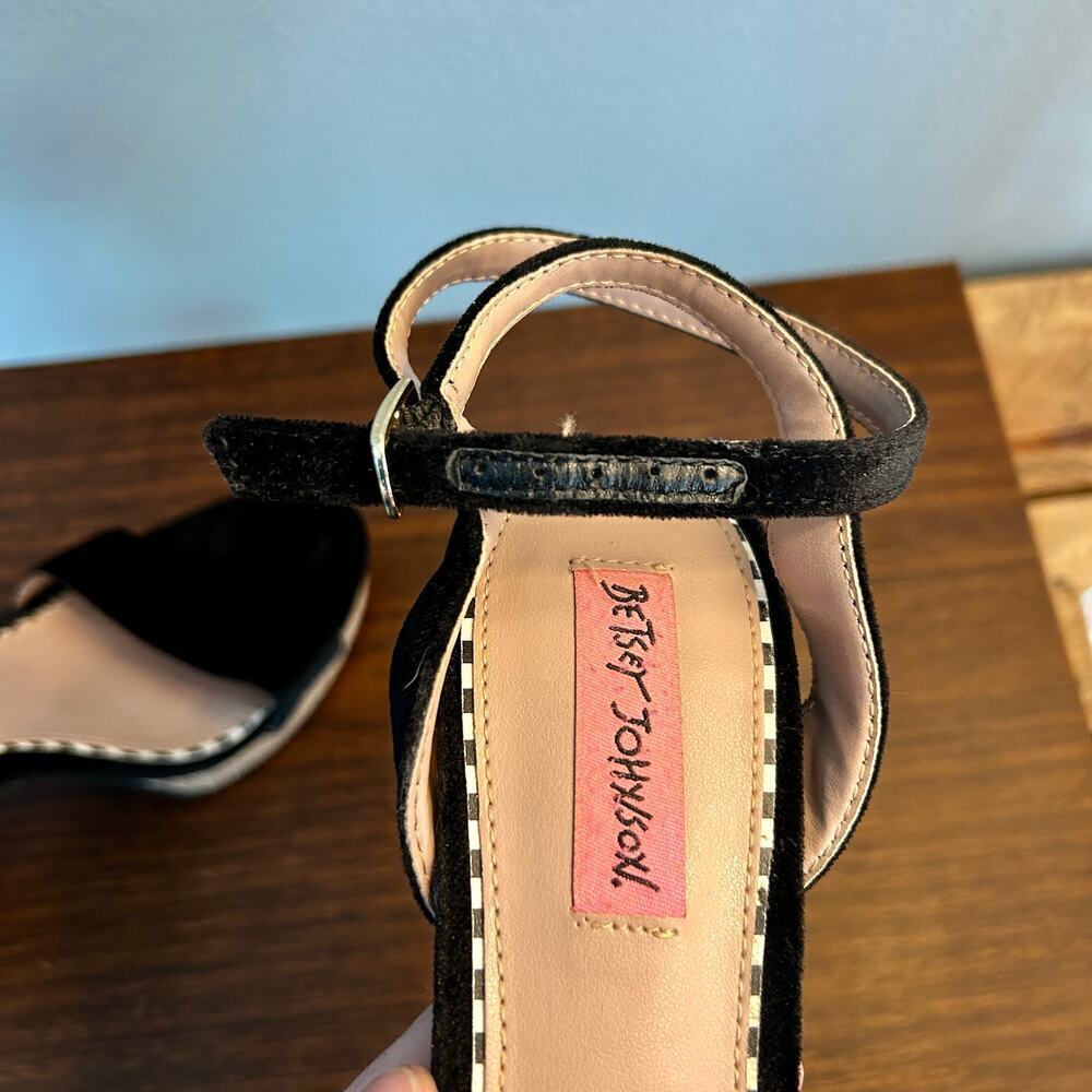 Betsey Johnson Black Velvet Glitter Platform Heels Size 7.5 - Picture 8 of 9